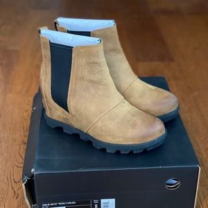 Sorel Joan of arctic wedge size 8, elk